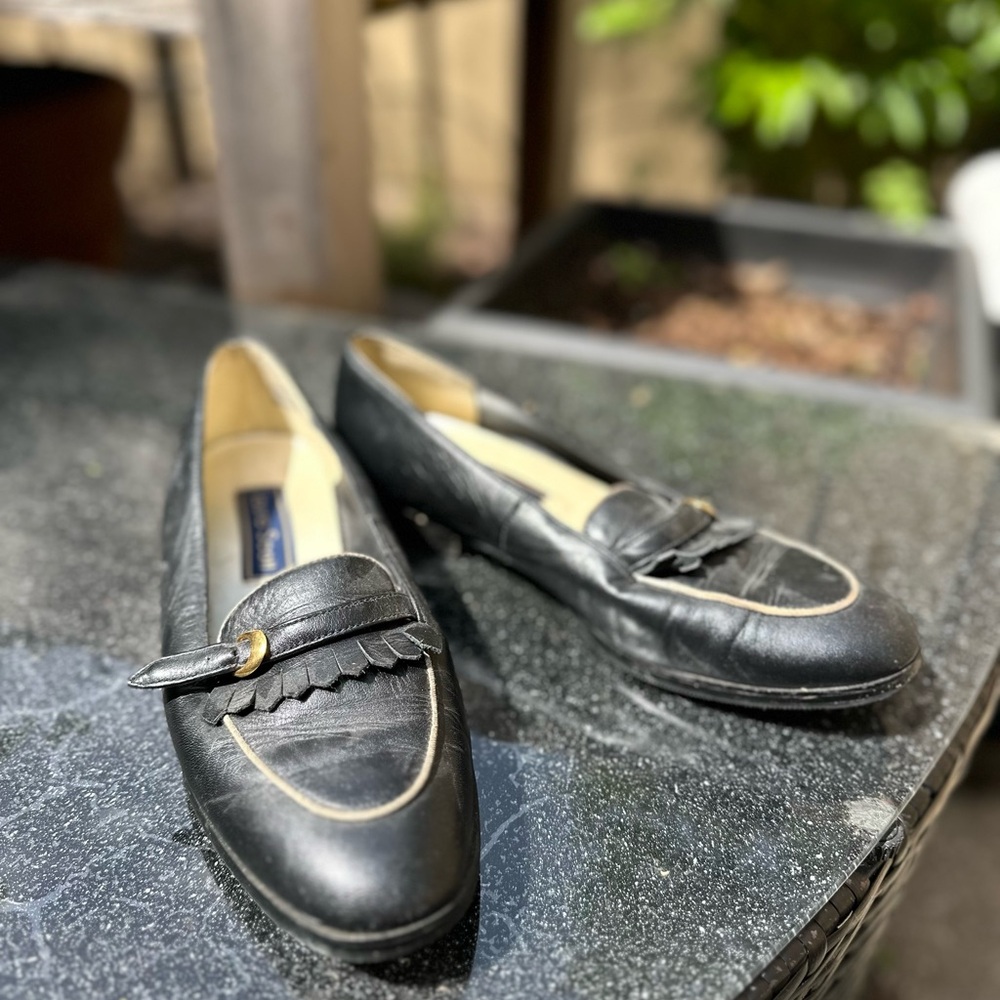 Laura Scott Black Leather Flats Timeless Loafers